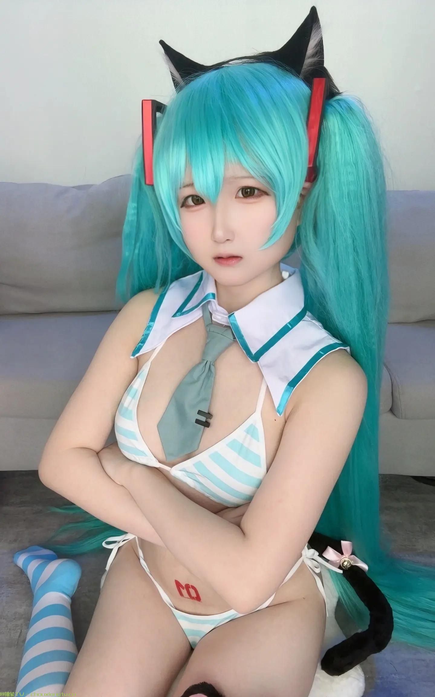 Seele麦麦cosplay初音未来80P套图